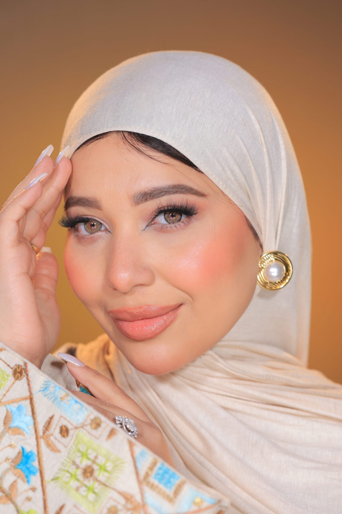 Siri Brown - Image 2